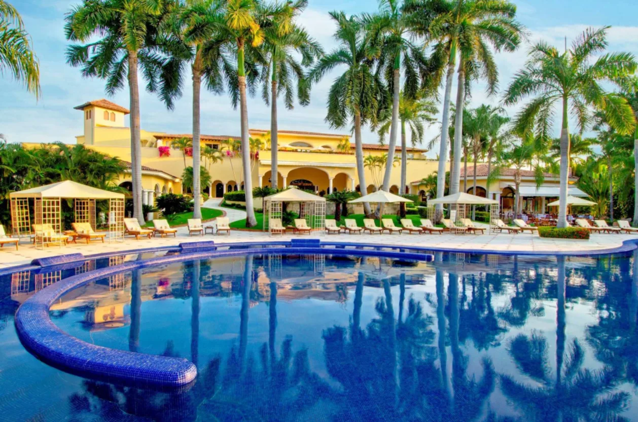 Casa Velas pool view